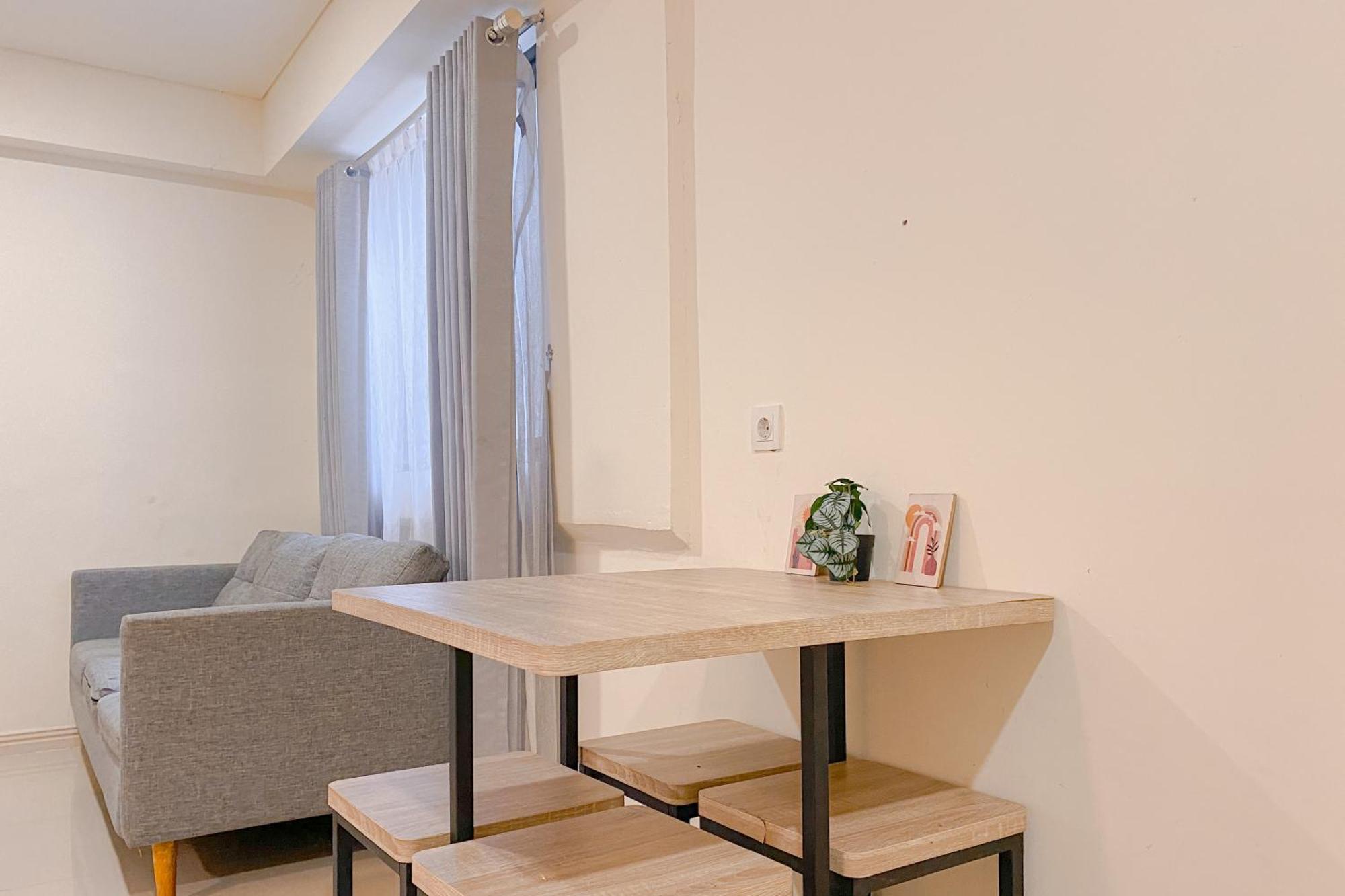Apartemen Modern 2br At Meikarta By Travelio *